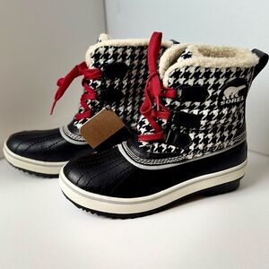 Sorel Black and White Houndstooth Winter Boots